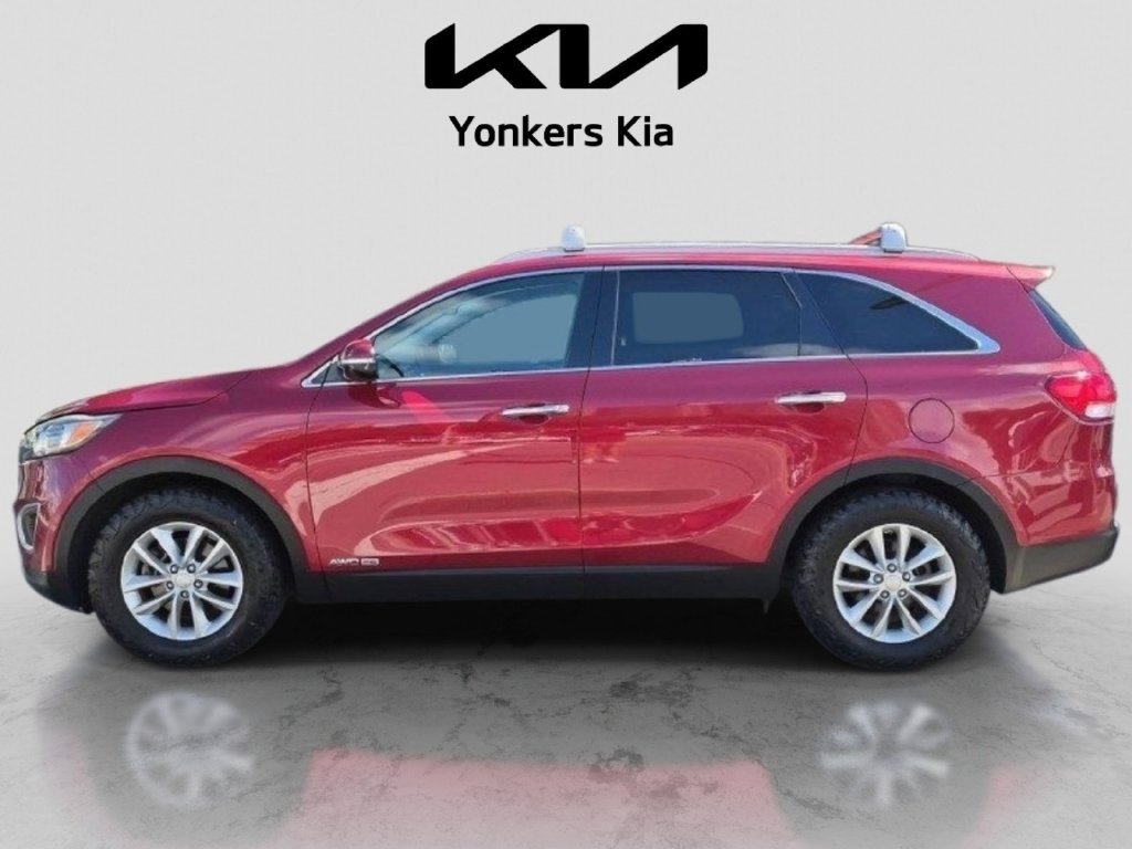 Used 2017 Red Kia LX image 9