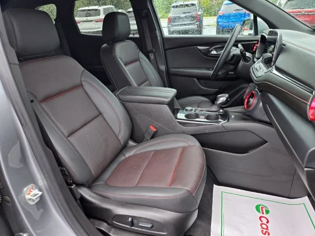 Used 2025 Gray Chevrolet RS image 21