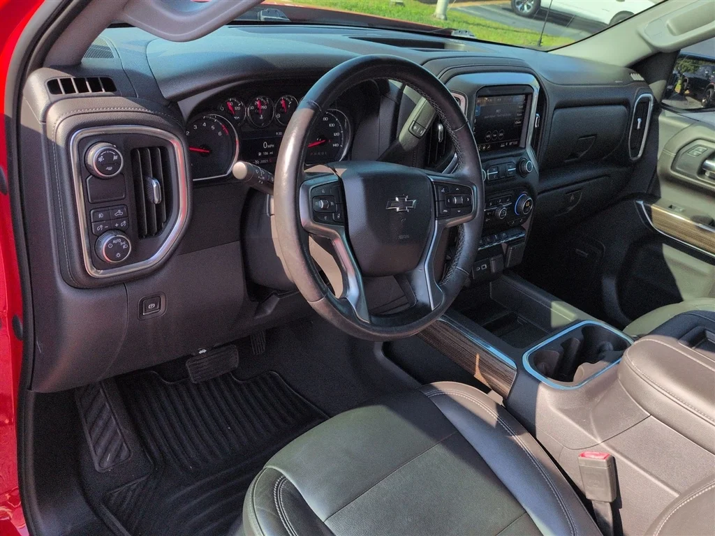 Used 2019 RED HOT Chevrolet RST image 10