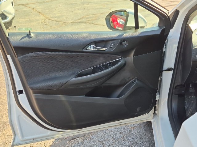 Used 2017 White Chevrolet LT image 12