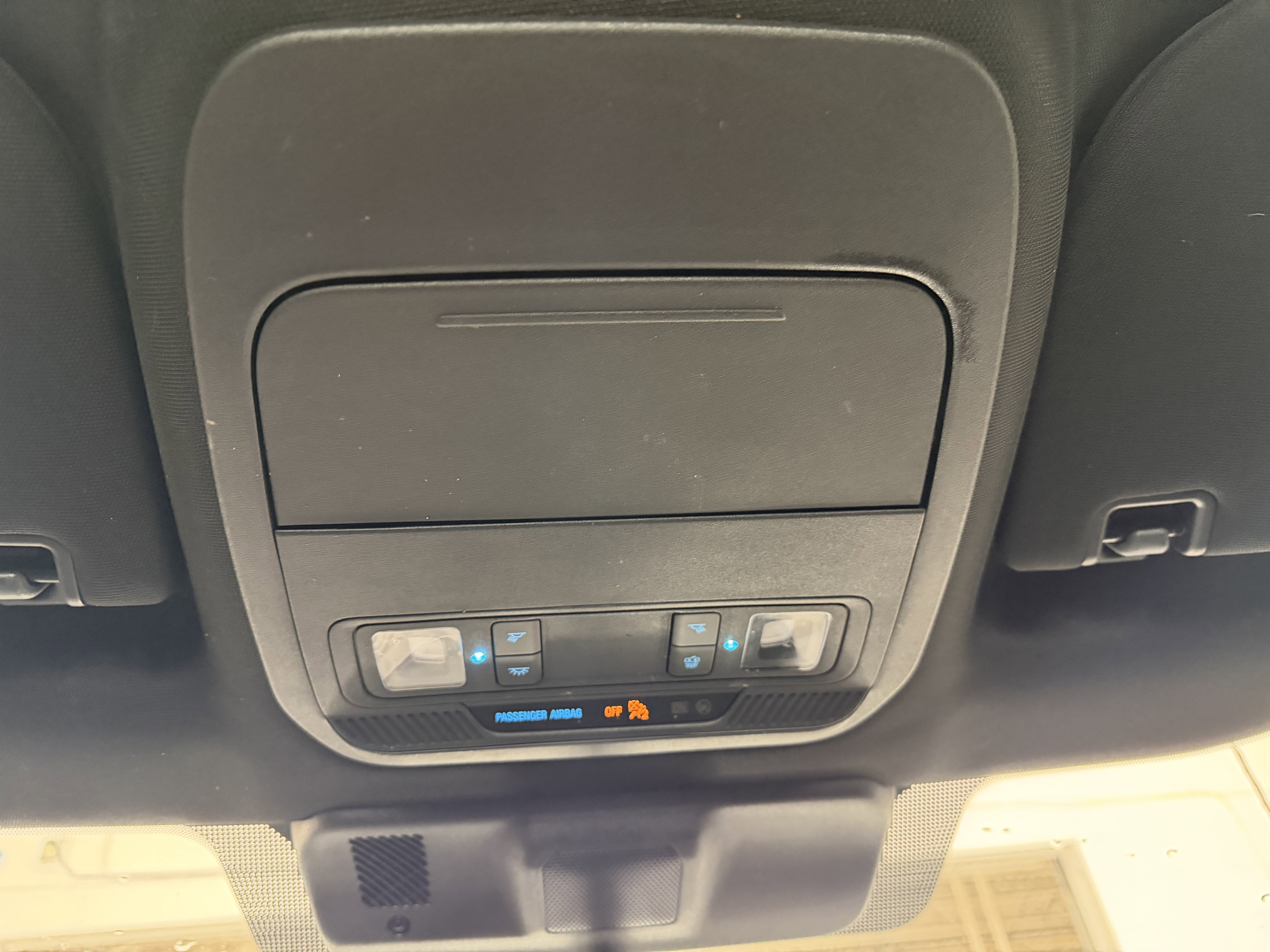 Used 2022 White Metallic Ford XL image 17