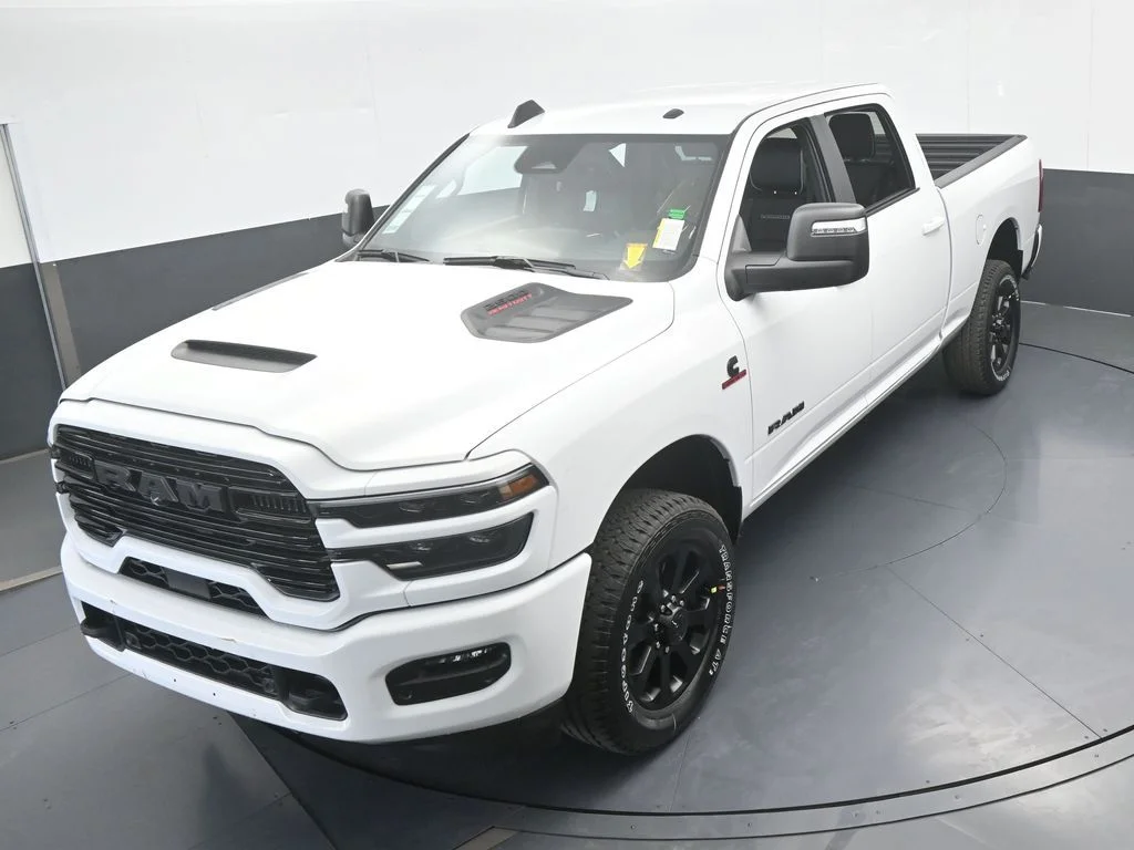 New 2026 Bright White Clear-Coat Exterior Paint RAM Laramie image 45