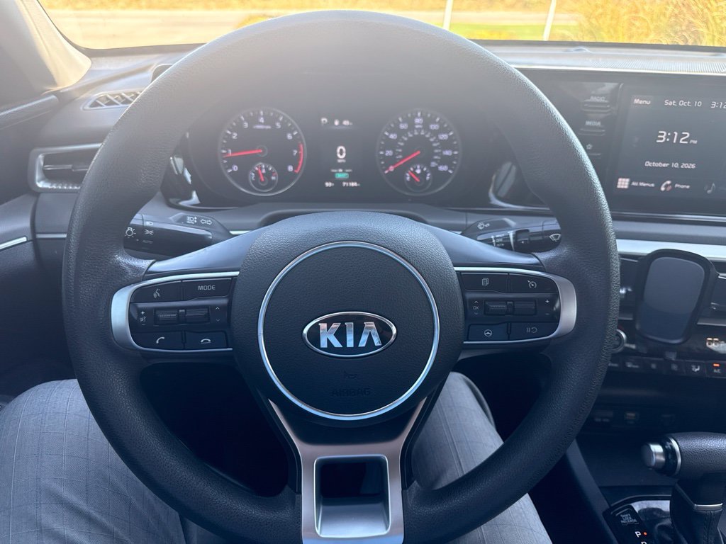 Used 2021 Silver Kia LXS image 11