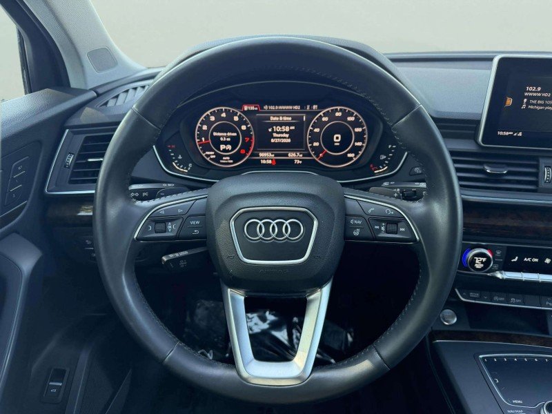 Used 2018 Florett Silver Metallic Audi Premium Plus image 10