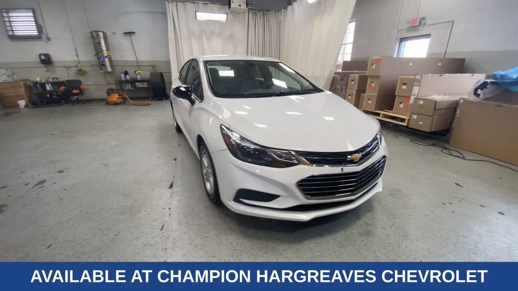 Used 2017 SUMMIT WHITE Chevrolet LT image 3