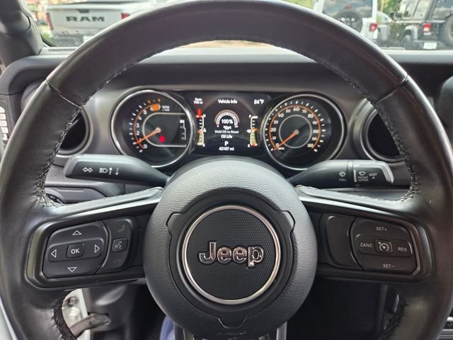 Used 2023  Jeep Sport S image 23