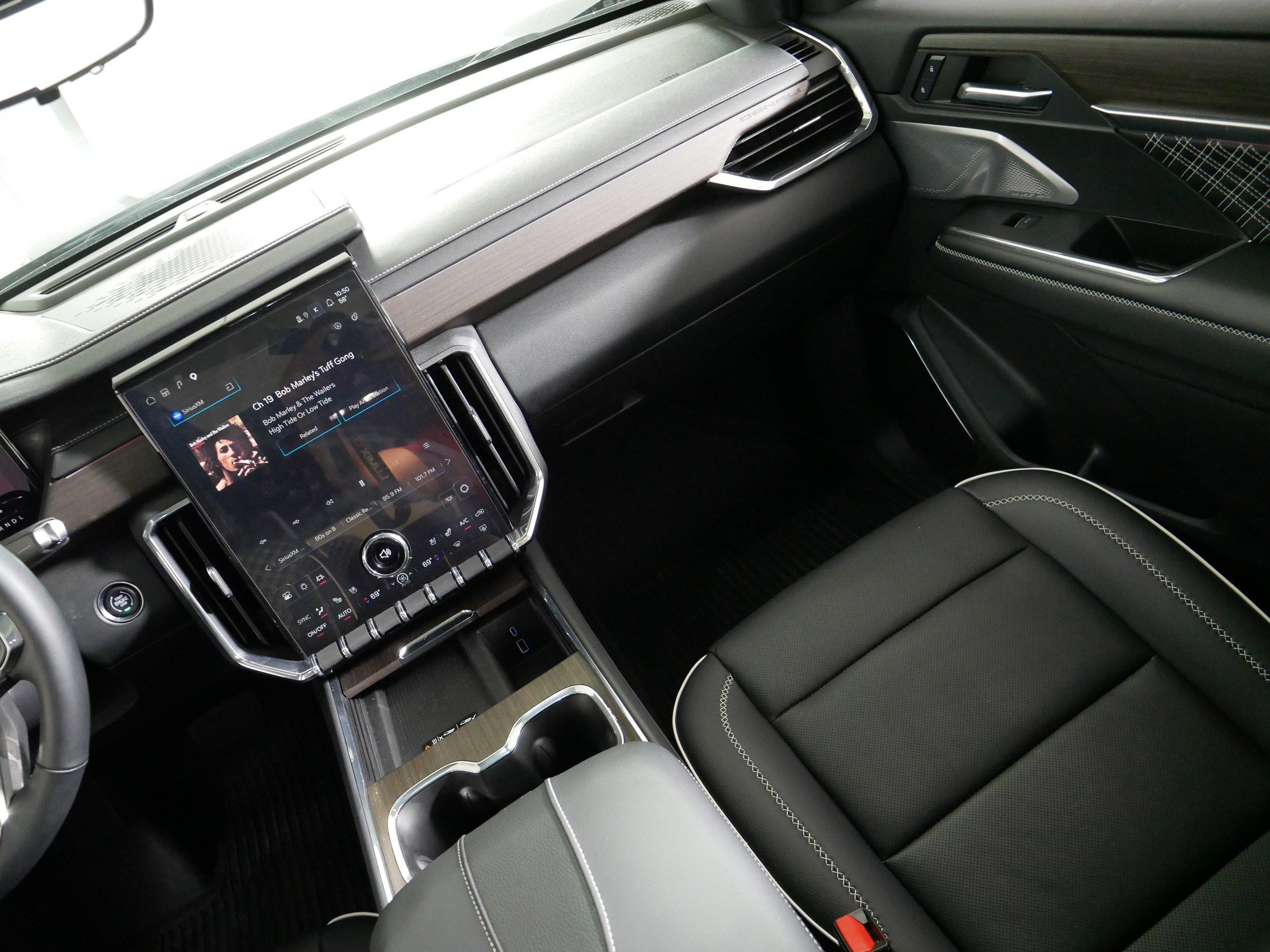 Used 2024 Ebony Twilight Metallic GMC Denali image 11