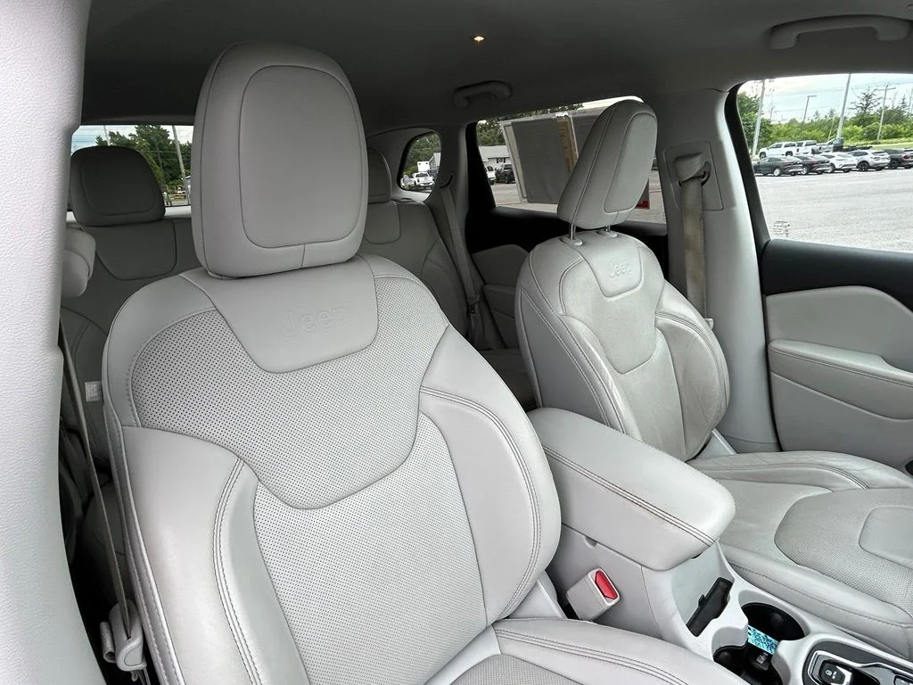 Used 2019 Red Jeep Limited image 37