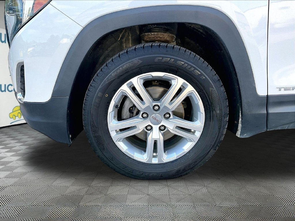 Used 2020 Summit White GMC SLE image 7