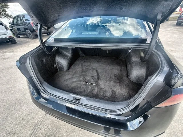 2025 Nissan Altima SV - Photo 24