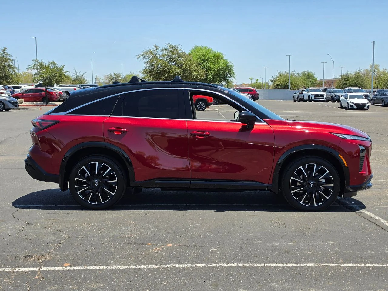 New 2027 2T SUN RED INFINITI Autograph AWD image 6