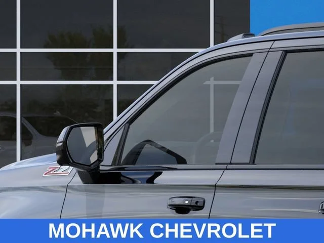 2026 Chevrolet Suburban Z71 - Photo 12