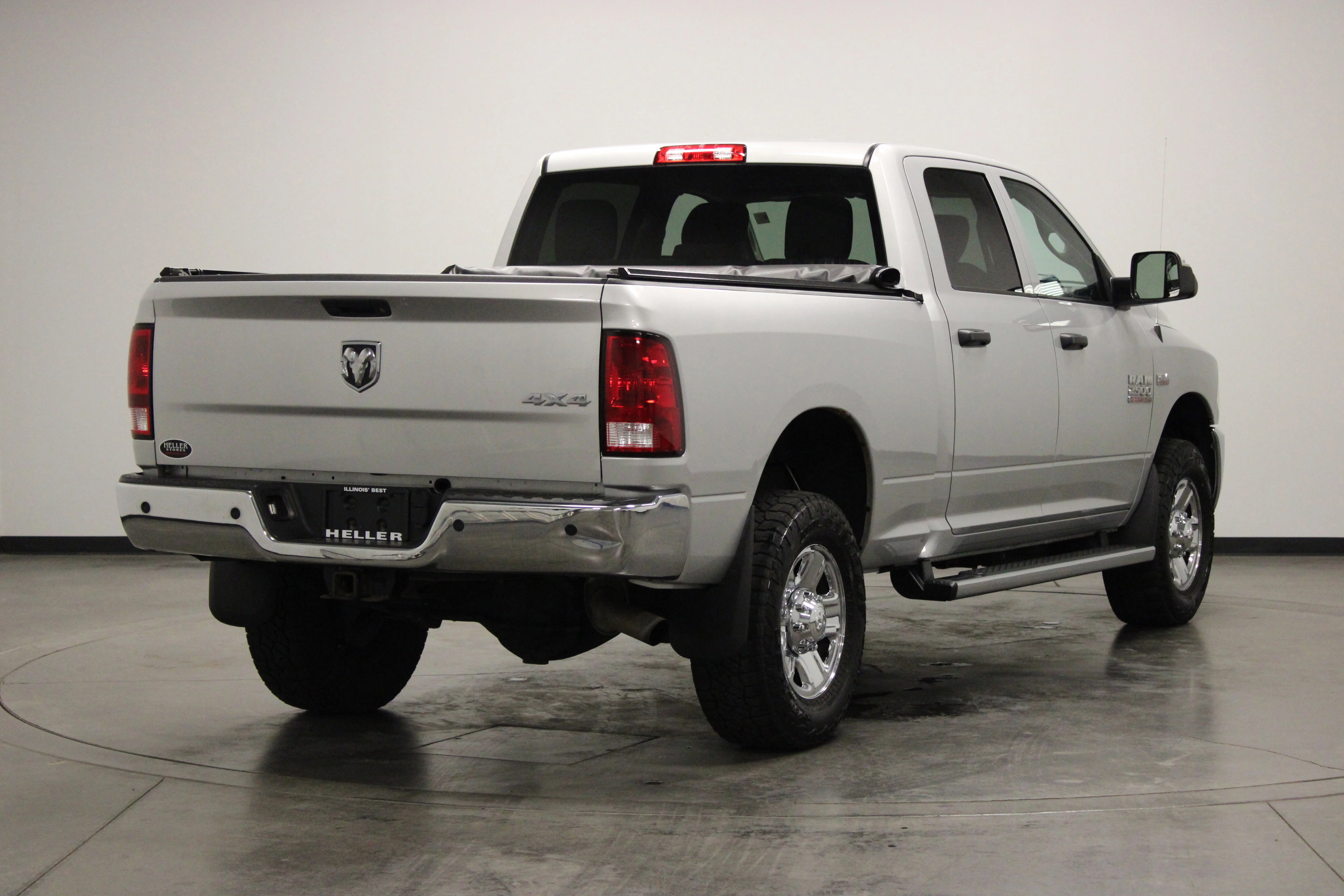 Used 2018 Bright Silver Clearcoat Metallic Ram Tradesman image 8