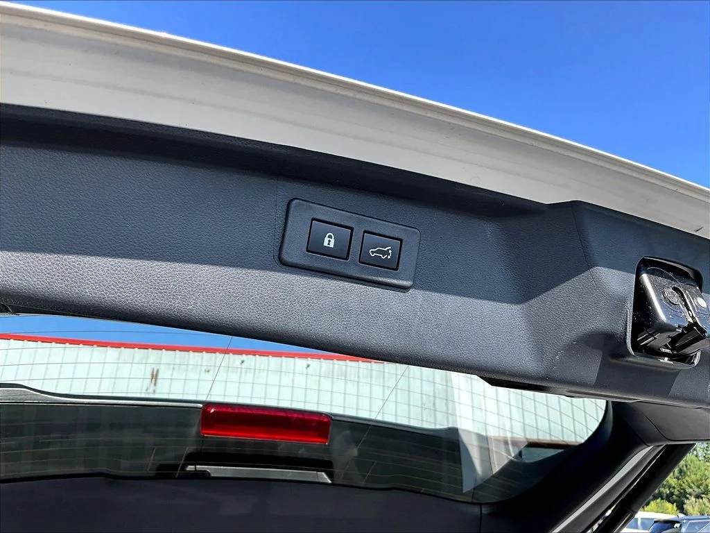 Used 2025 White Subaru Limited image 37