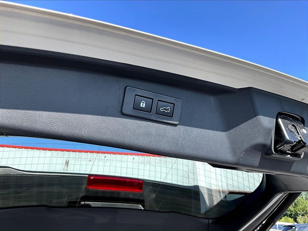 Used 2025 White Subaru Limited image 37