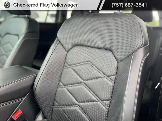 Used 2024 Platinum Gray Metallic Volkswagen 2.0T SE w/Technology image 22