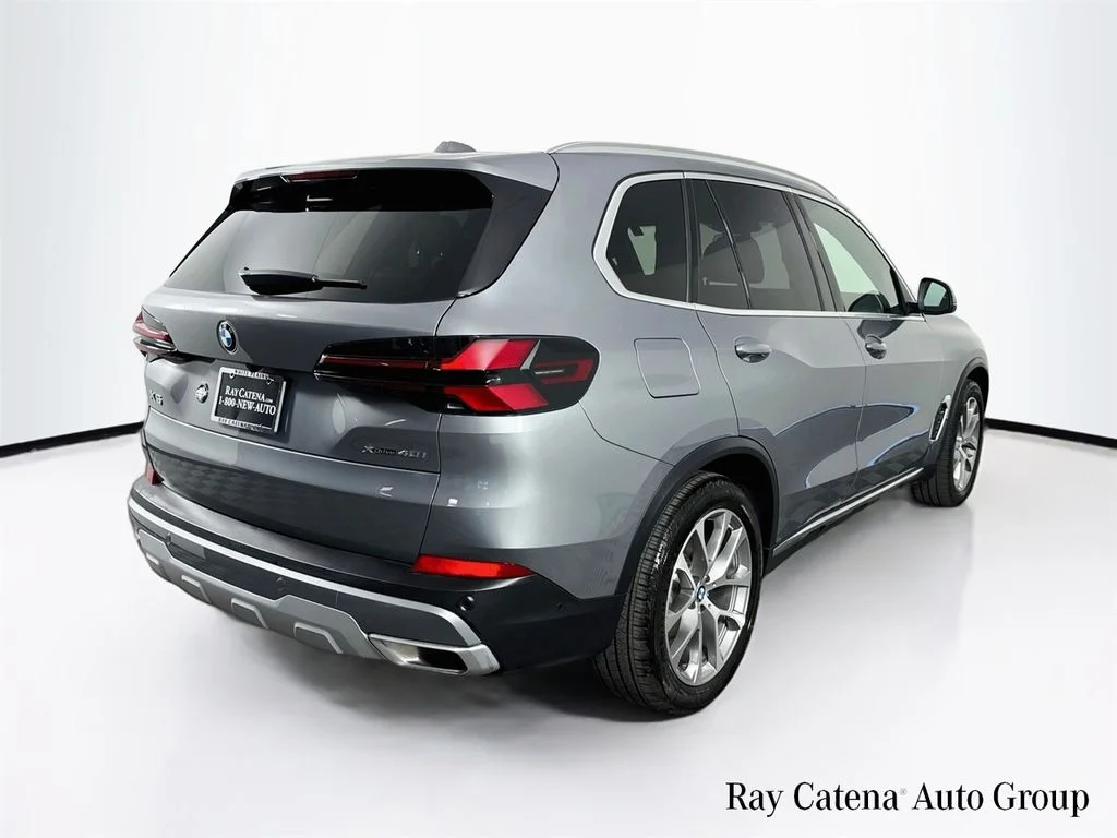 Used 2026 Gray BMW xDrive40i image 7
