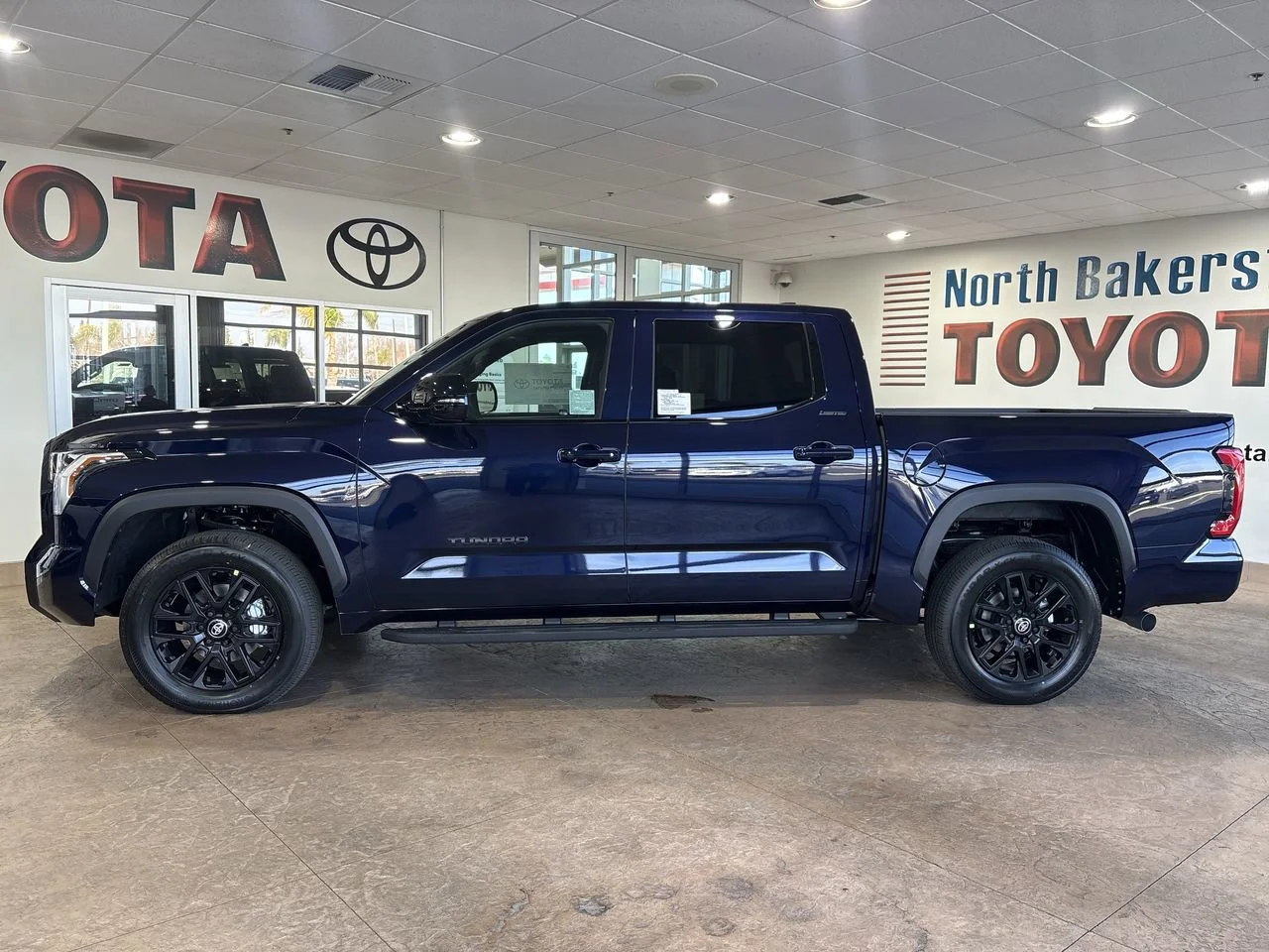 2025 Toyota Tundra Limited - Photo 7
