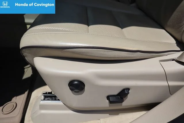 Used 2021 Ivory Jeep Overland image 18
