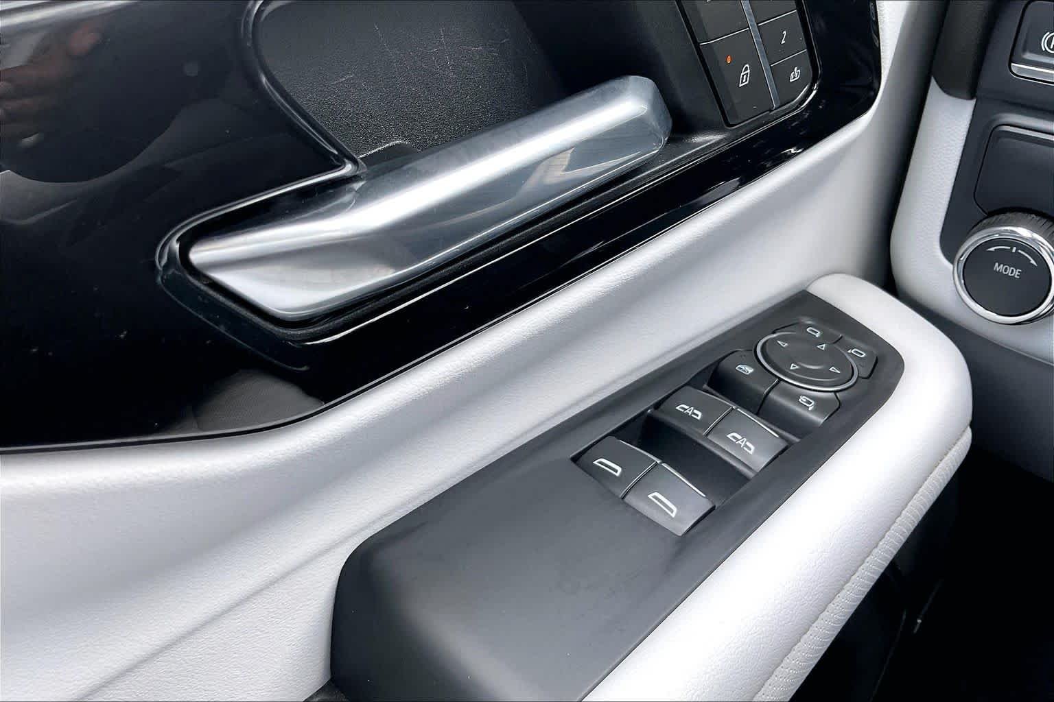 2025 Chevrolet Tahoe Premier - Photo 33