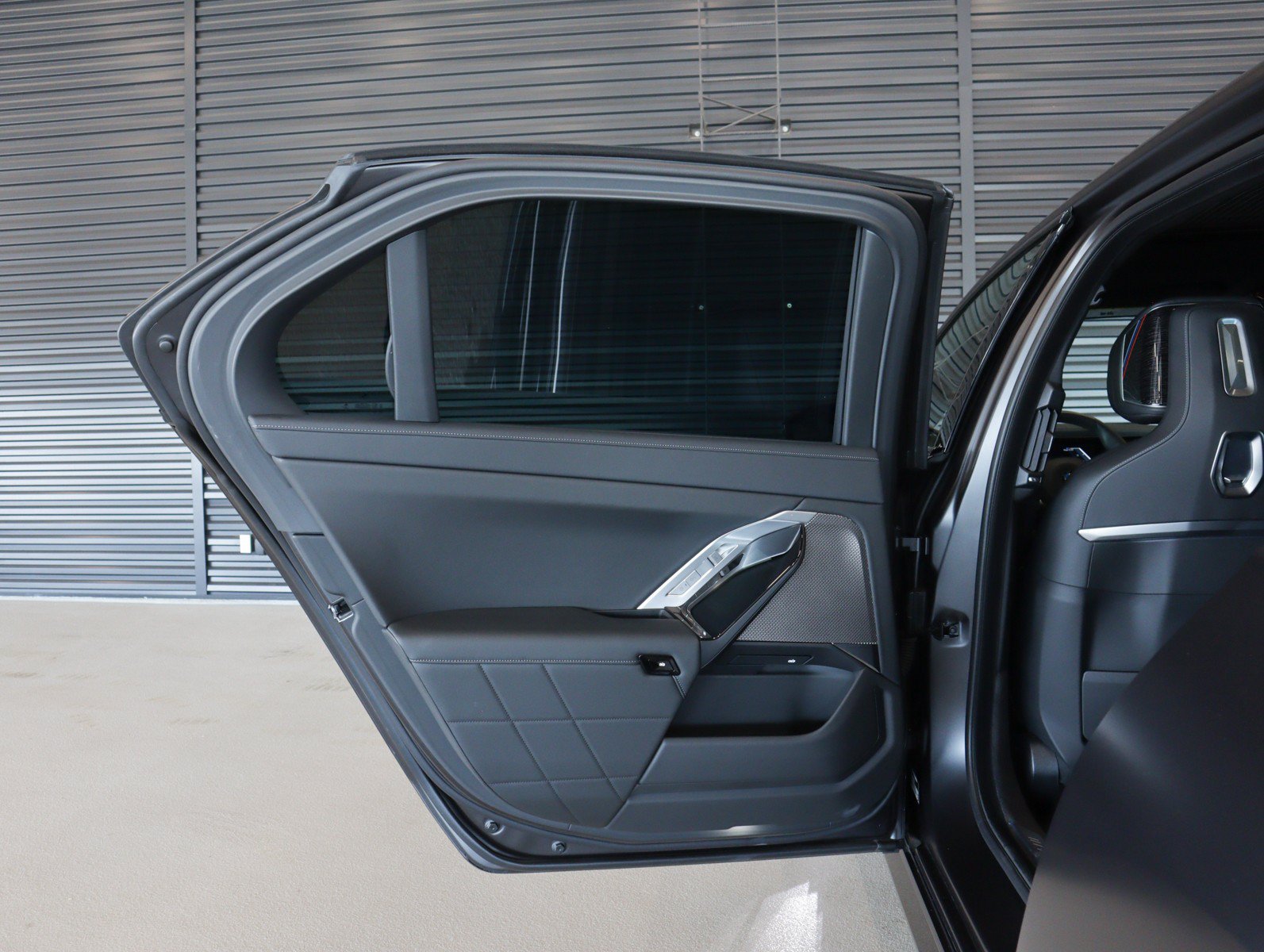 Used 2025 Frozen Deep Grey BMW 740i image 27