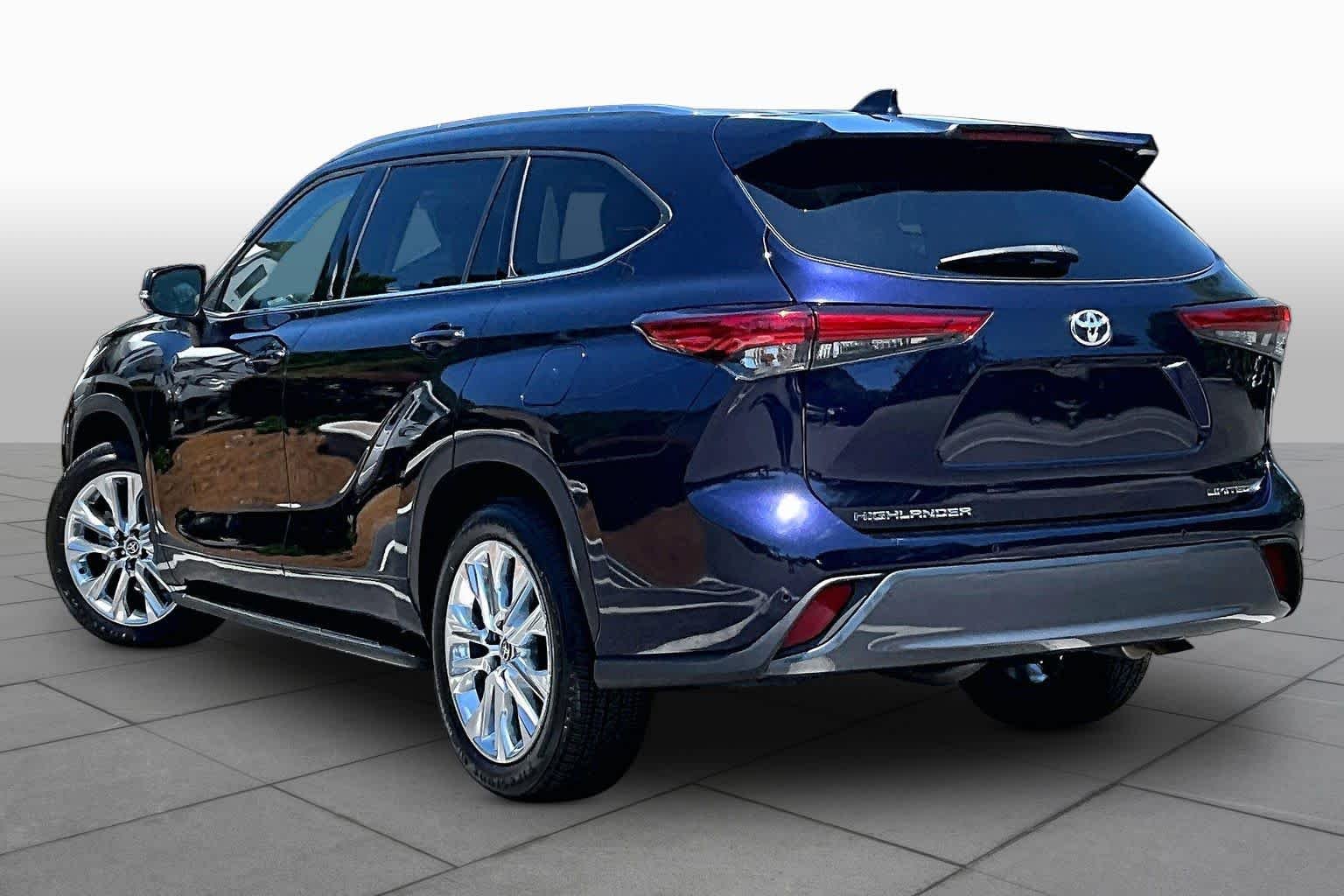 Used 2023 Blueprint Toyota Limited image 12