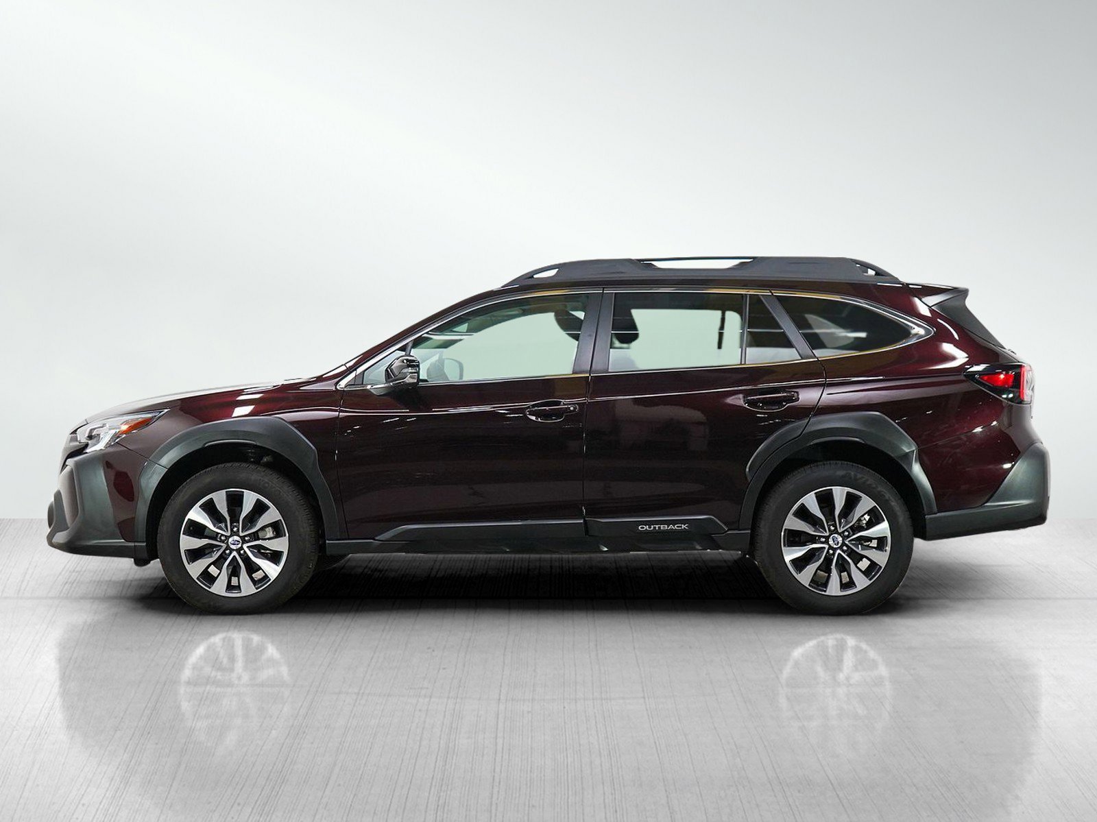 Used 2024 Subaru Outback Limited with VIN 4S4BTGND6R3168155 for sale in Burnsville, Minnesota