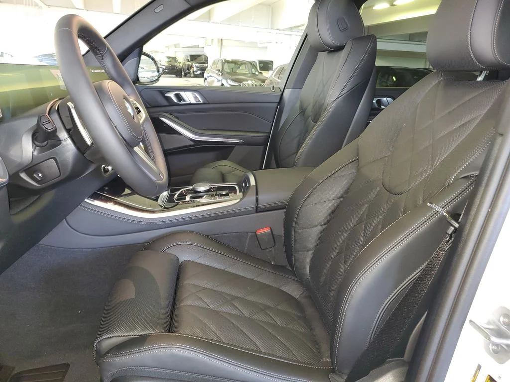 Used 2026 White BMW sDrive40i image 16