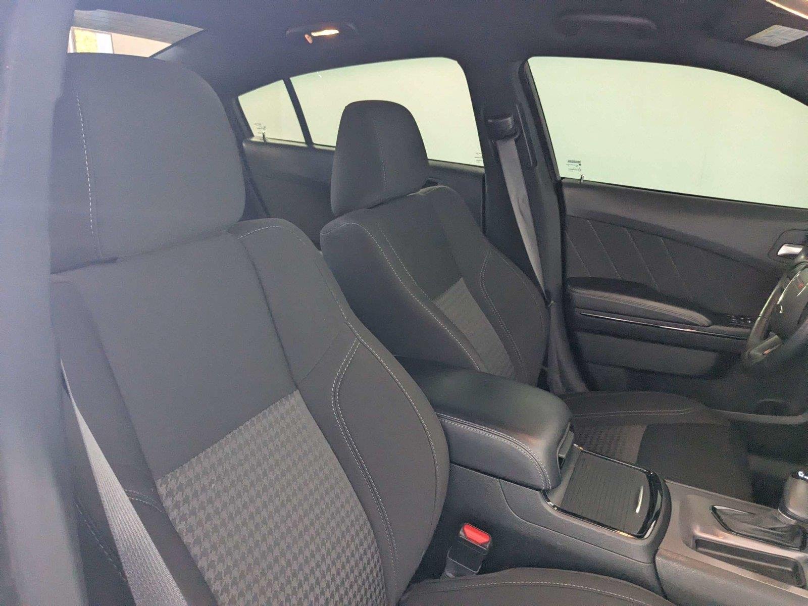 Used 2023 Pitch Black Clearcoat Dodge SXT image 31