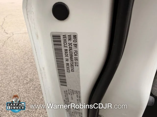Used 2024 White Jeep Latitude image 20