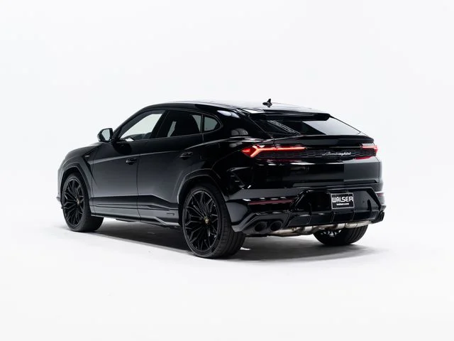 Used 2025 Black Lamborghini SE image 68