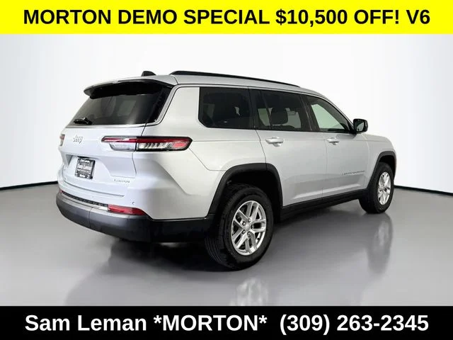 New 2025 Silver Jeep Laredo image 7