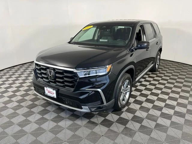 Used 2023  Honda EX-L image 3
