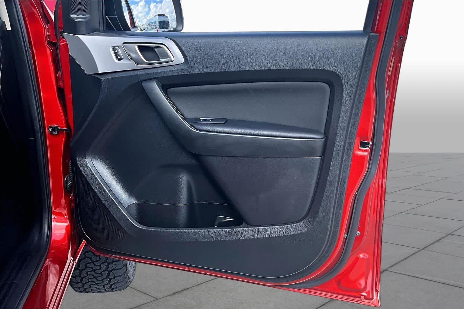 Used 2019 Hot Pepper Red Metallic Tinted Clearcoat Ford XLT image 25