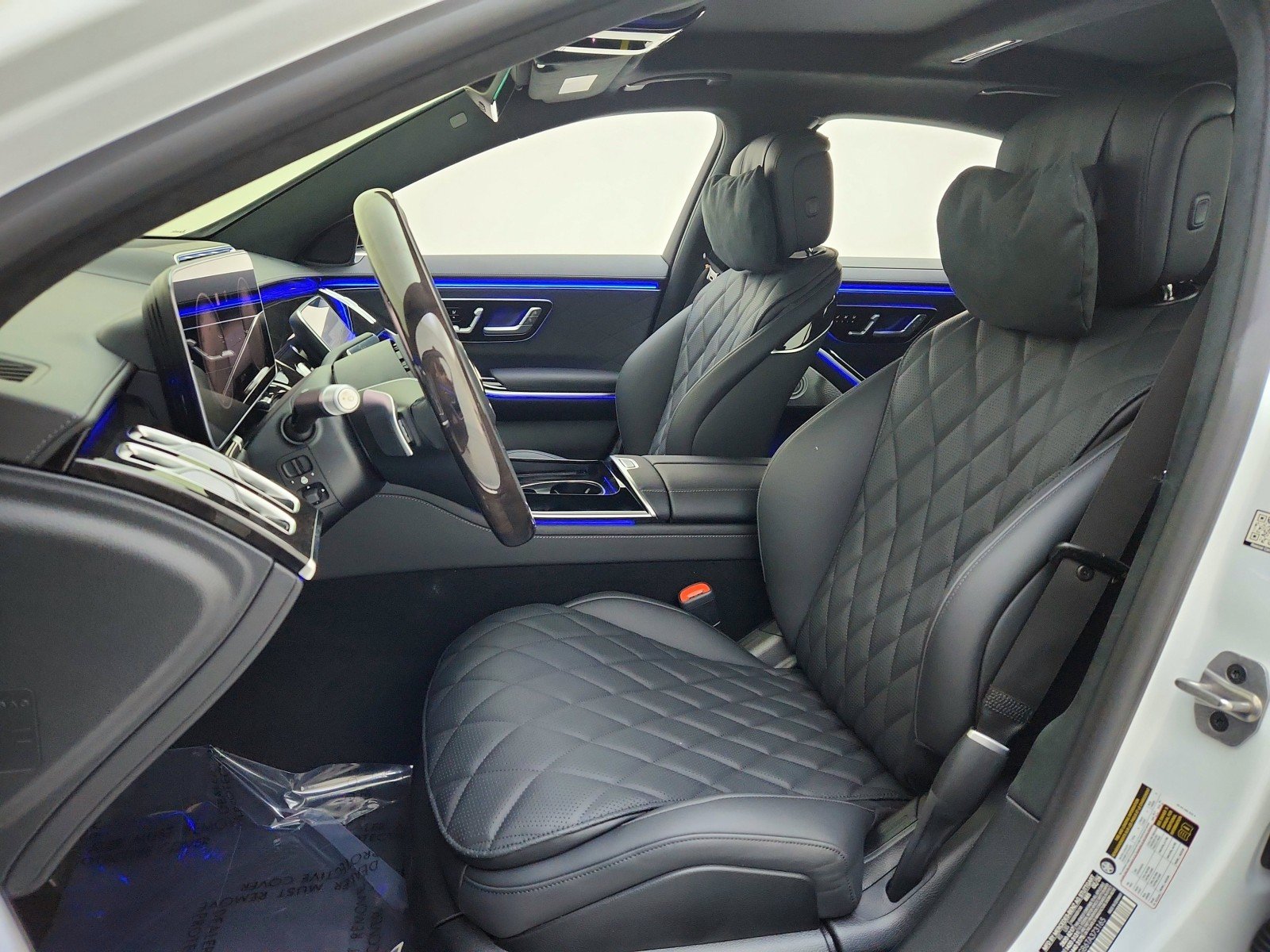 New 2026 MANUFAKTUR Moonlight White Metallic Mercedes-Benz S 580 4MATIC® Sedan image 10