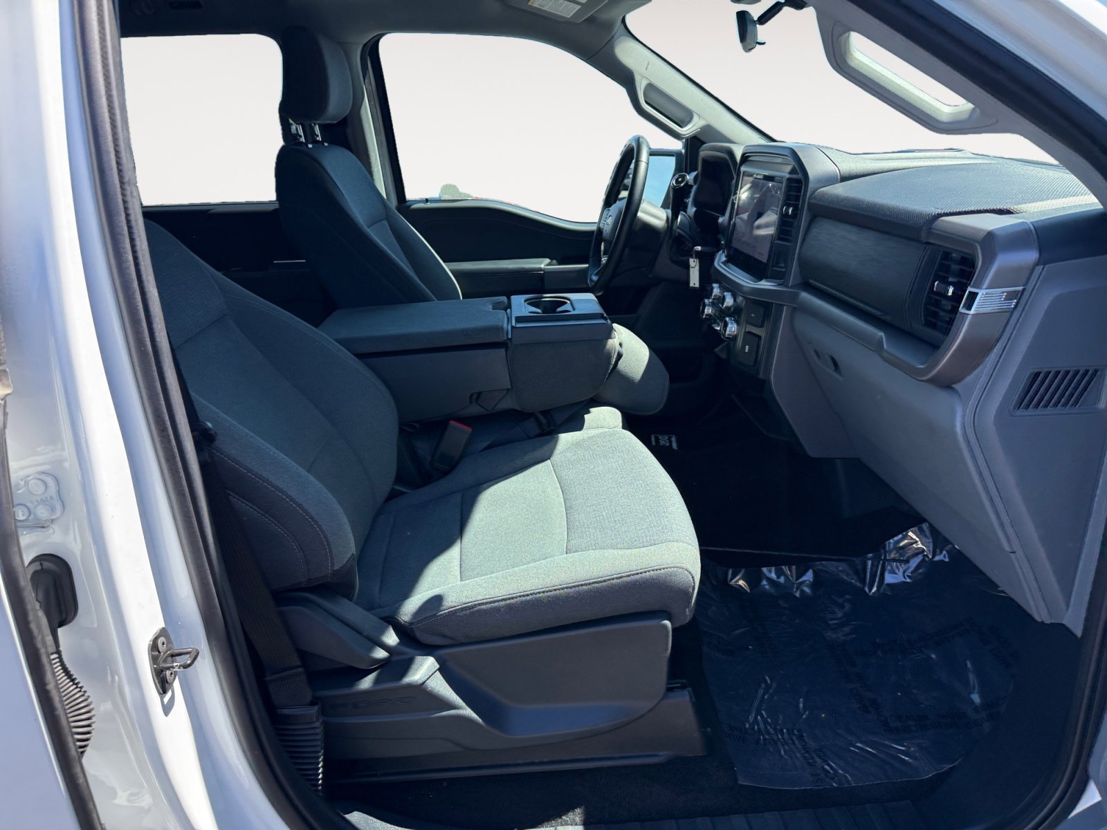 Used 2025 Oxford White Ford XLT image 19