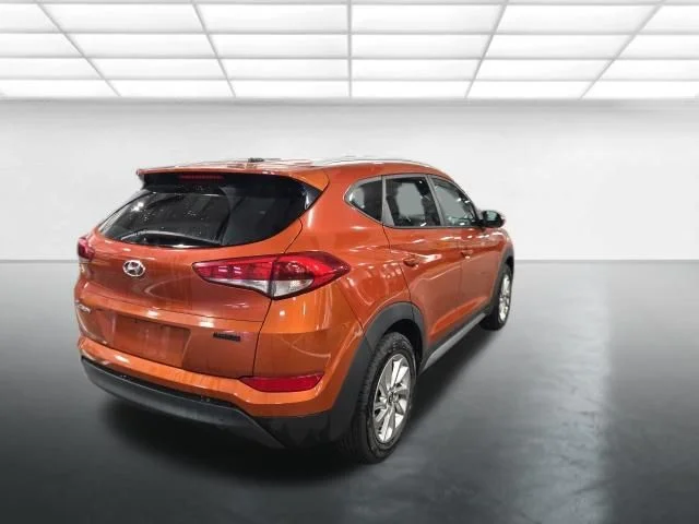 Used 2017 Orange Hyundai SE image 5