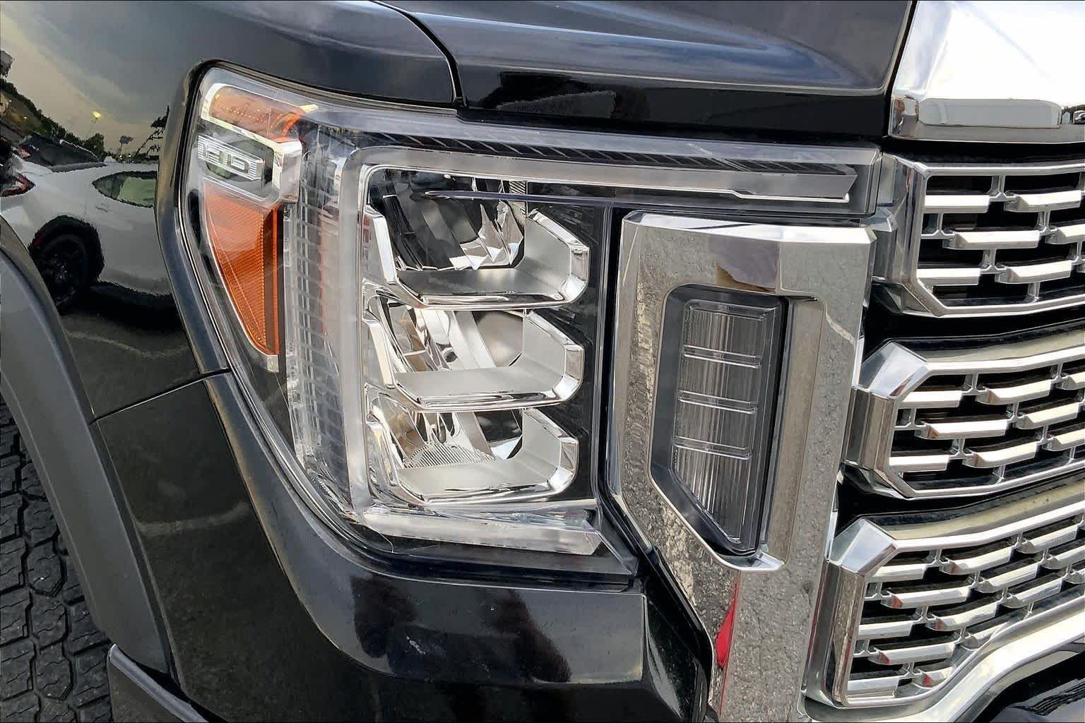 Used 2022 Ebony Twilight Metallic GMC Denali image 24