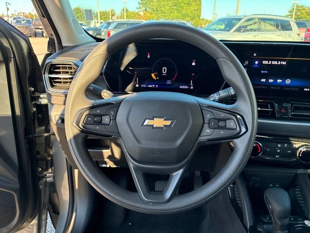 Used 2025 Gray Chevrolet LT image 21