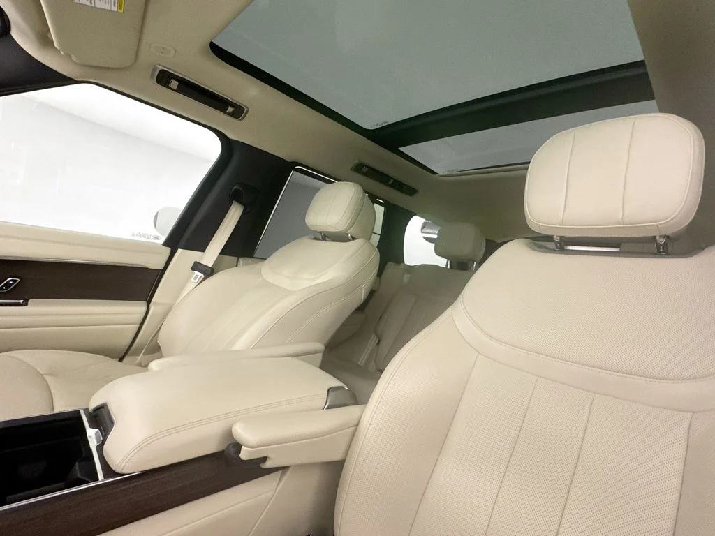 Certified Used 2023 White Land Rover SE image 21