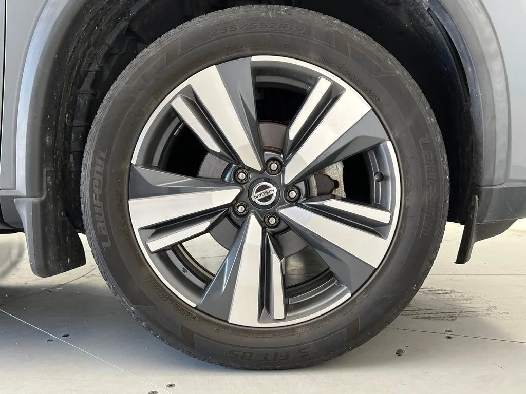 Used 2021 Gray Nissan SL image 22