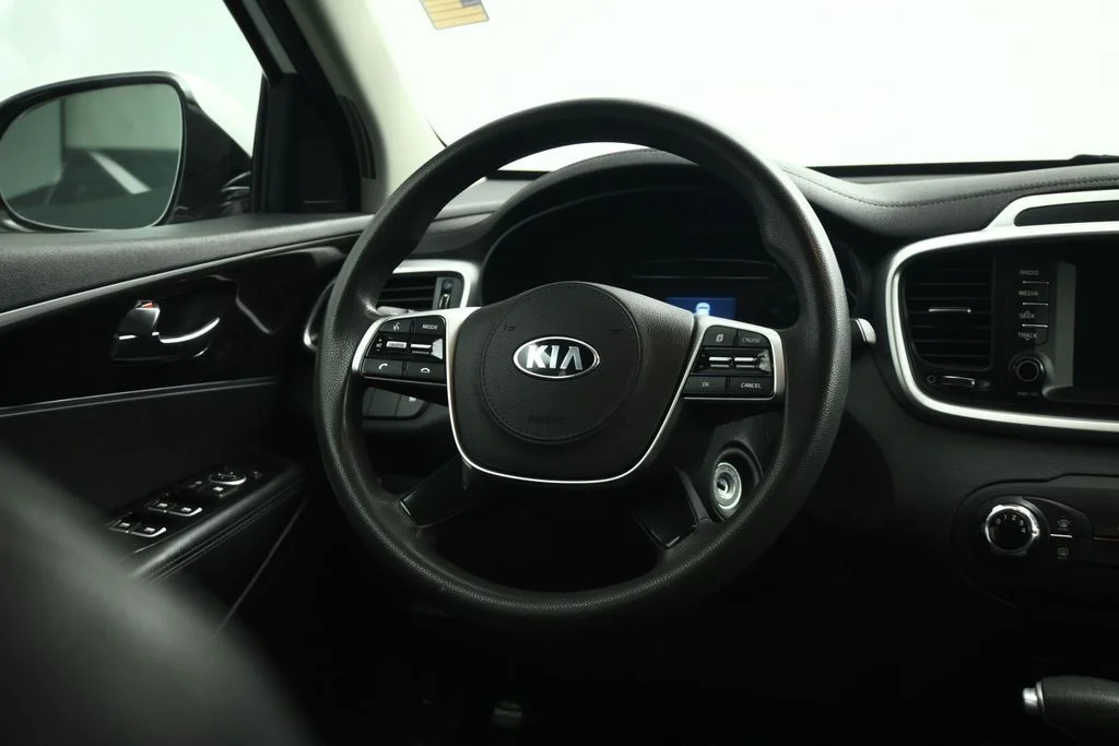 Used 2020 White Kia LX image 40
