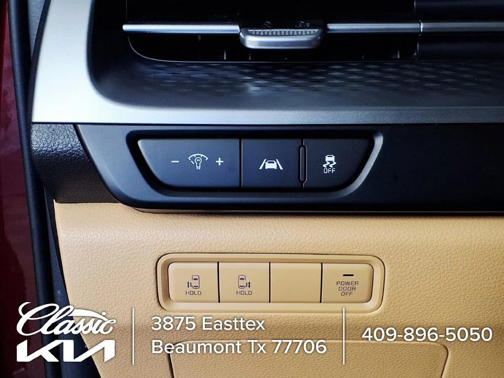 Used 2023 Red Kia LX Seat Package image 19