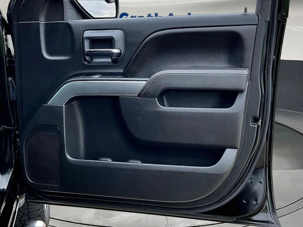 Used 2015 Black Chevrolet LT image 30