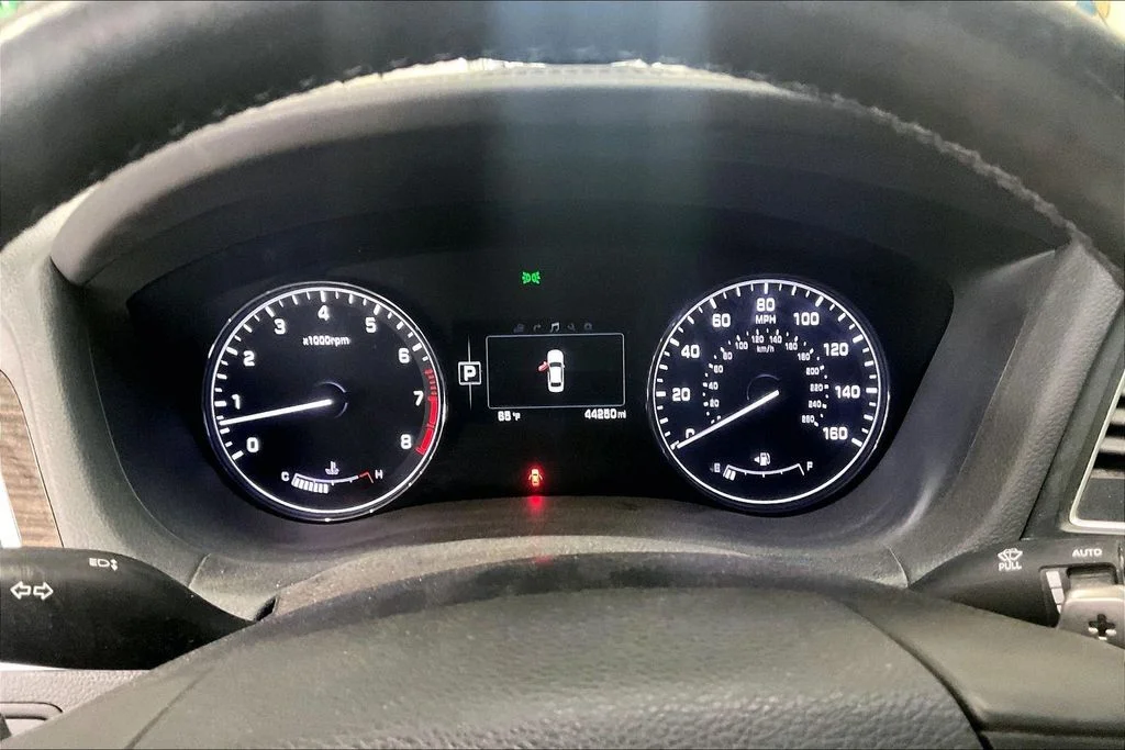 Used 2015 Black Hyundai 3.8 image 20
