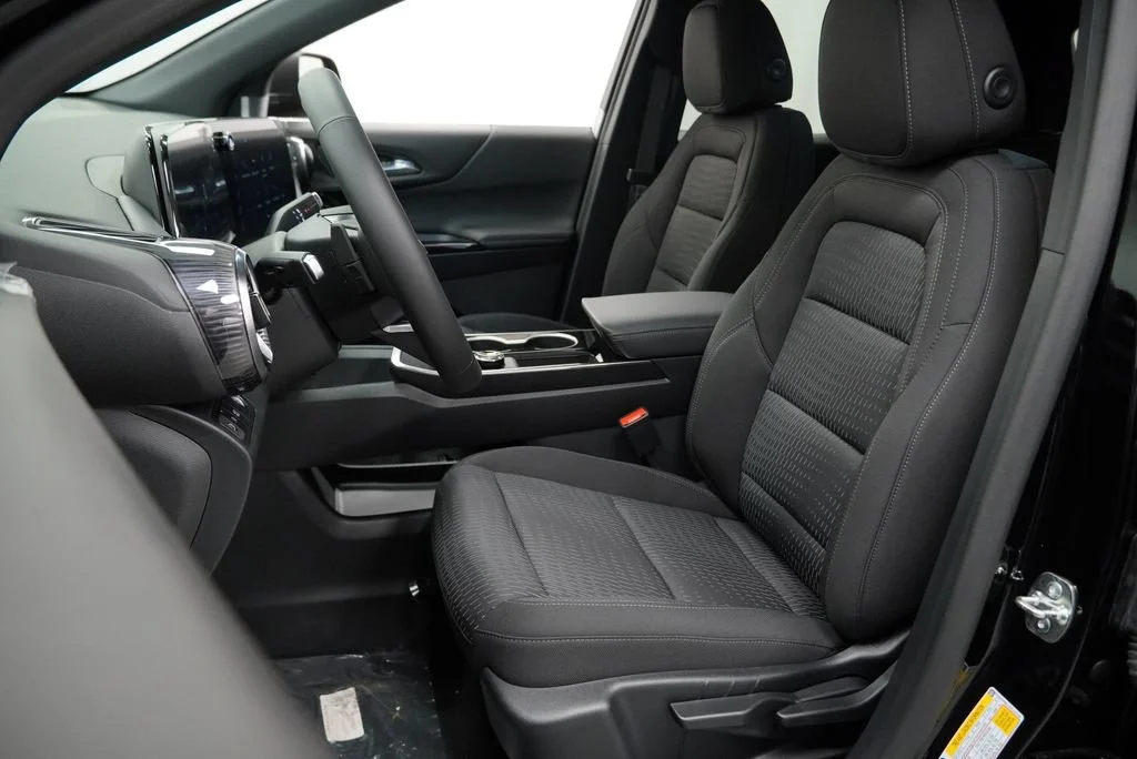 2027 Chevrolet Equinox LT - Photo 7