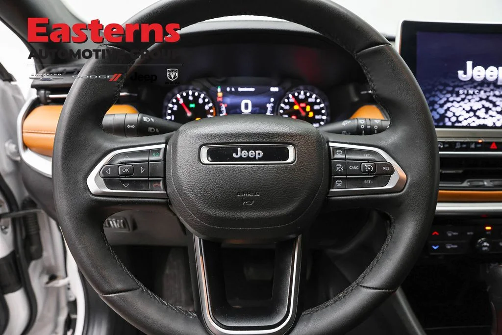 Used 2025 White Jeep Limited image 11