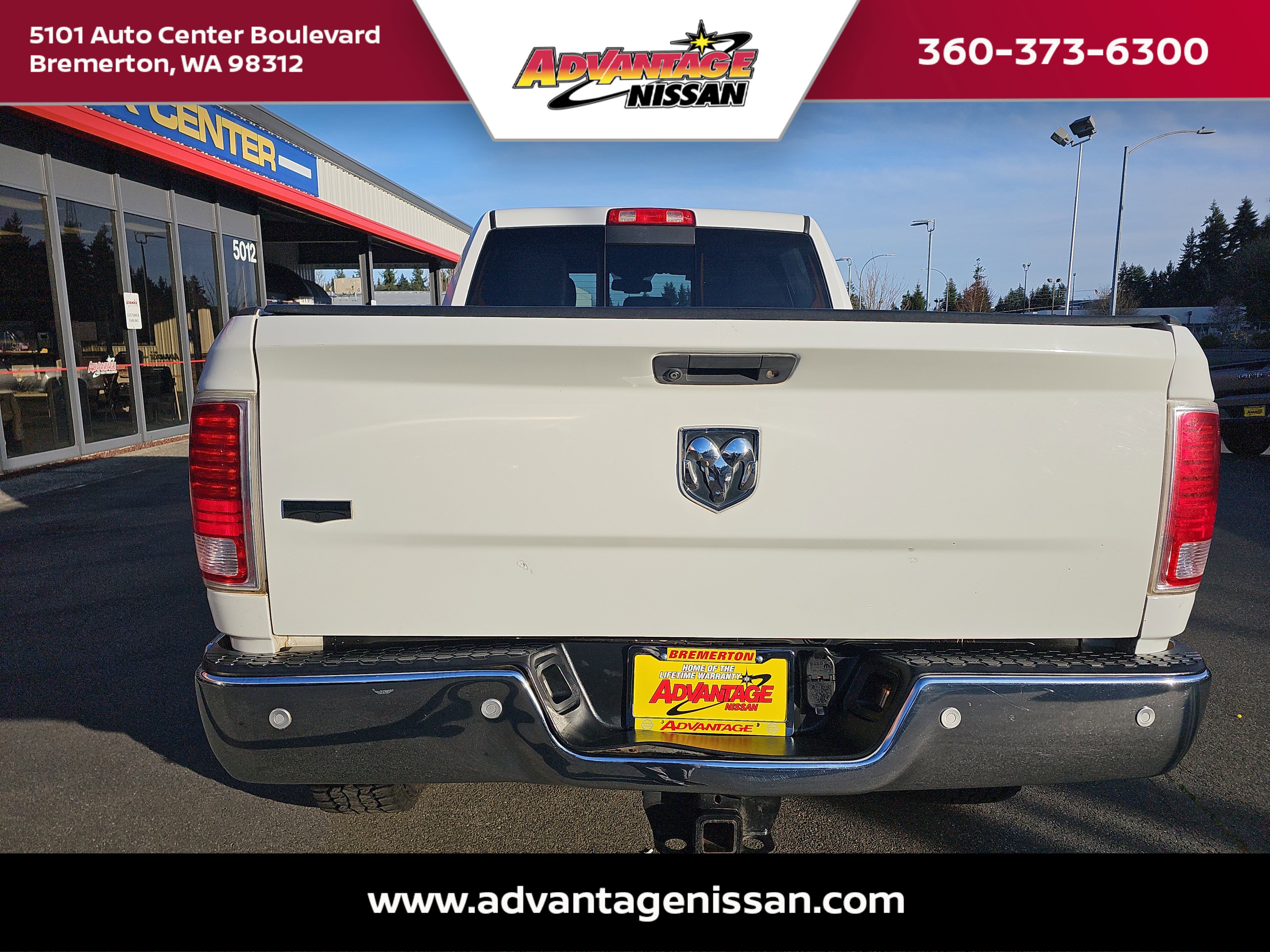 Used 2016 Bright White Clearcoat Ram Laramie image 4