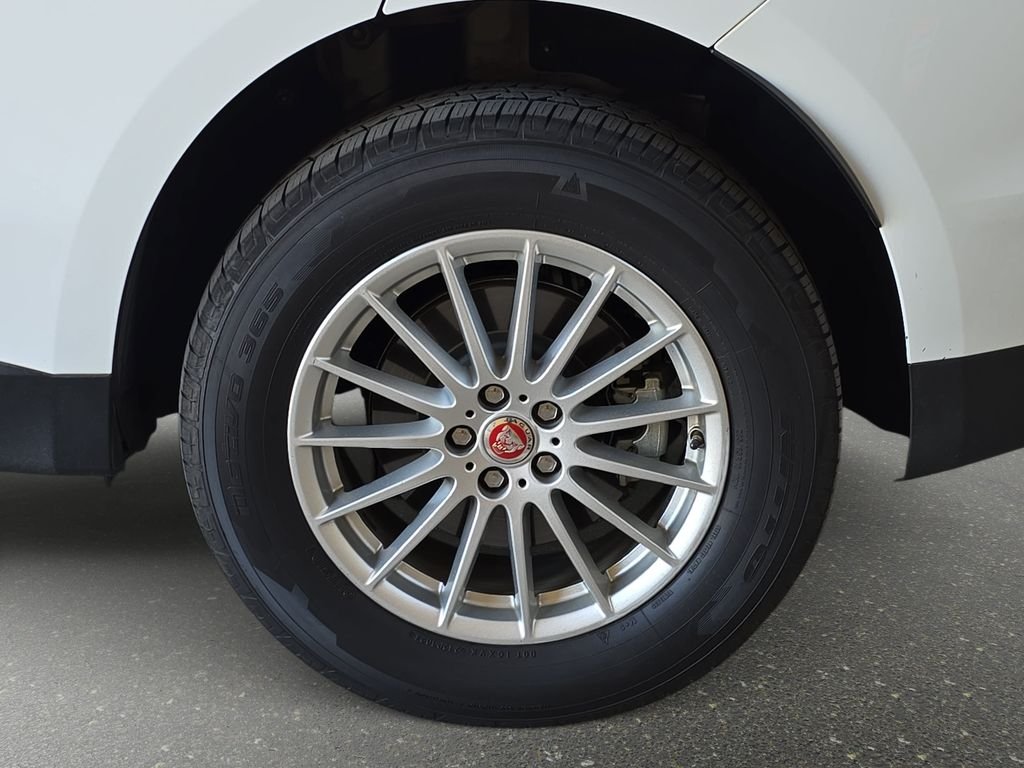 Used 2020  Jaguar 25t image 36