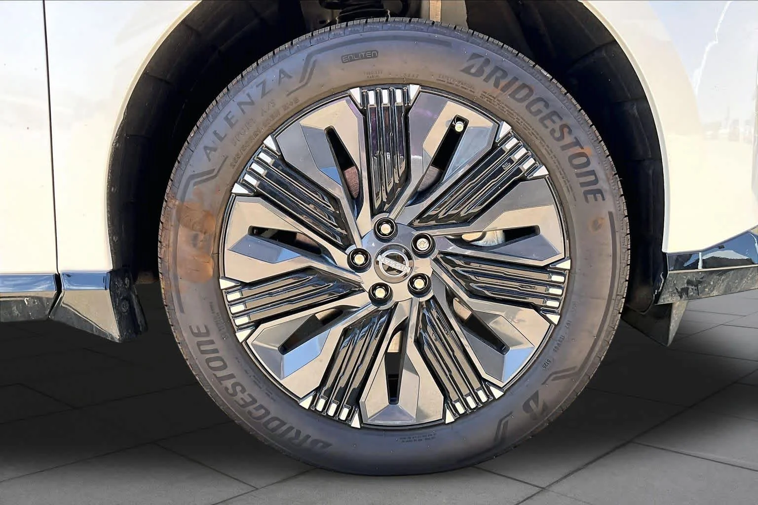 New 2026 Everest White Pearl Tricoat Nissan Platinum image 12